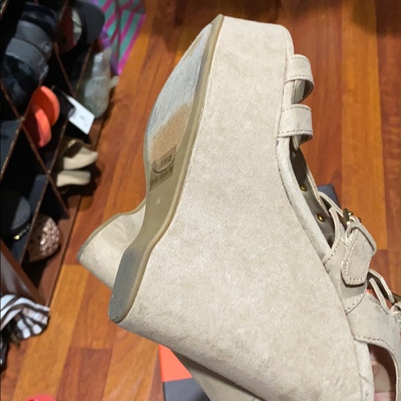 G by guess wedges - Picture 8 of 14